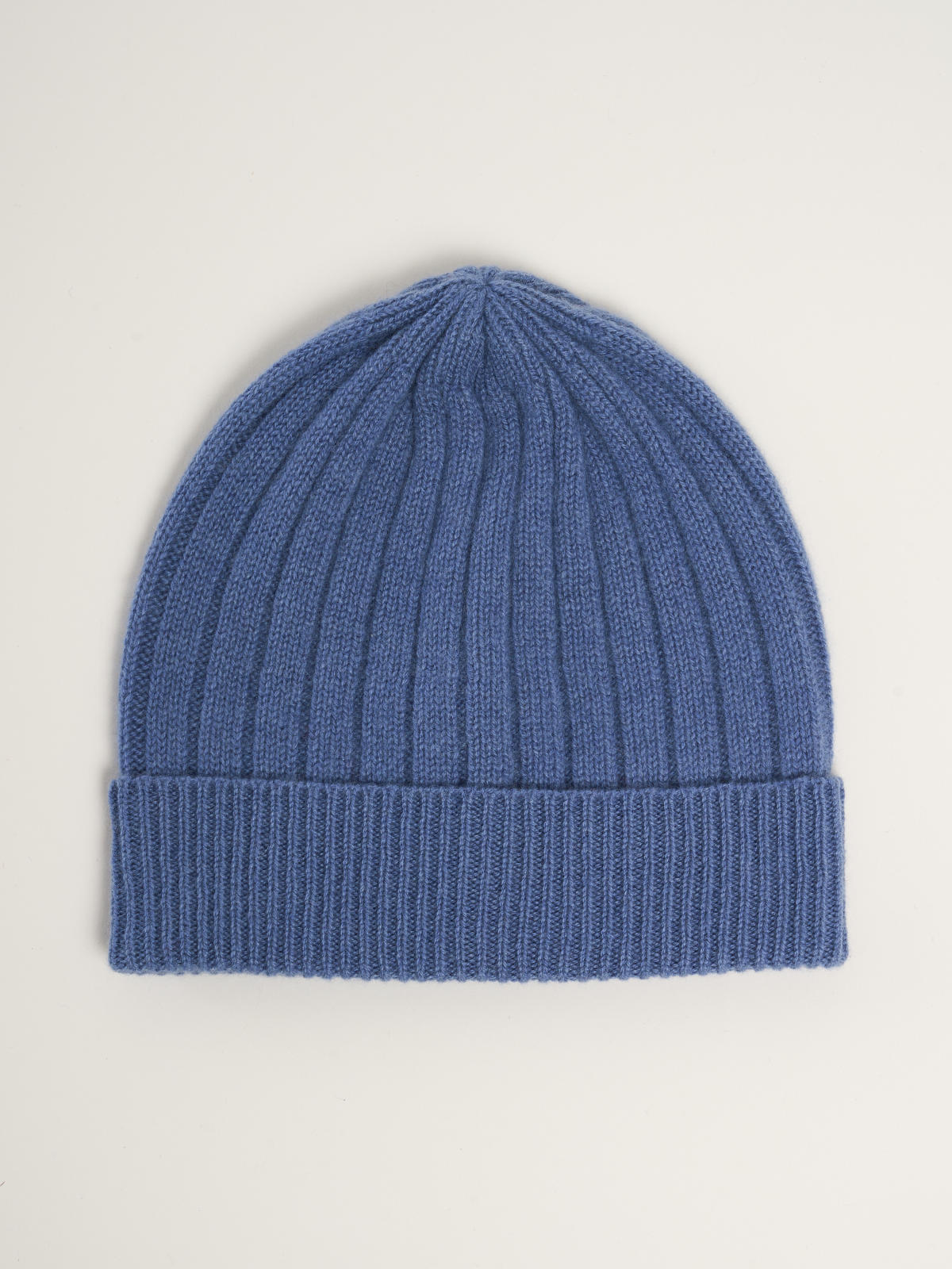 Bonnet côtelé pour enfant, en cachemire bleu  – vue de dessus
