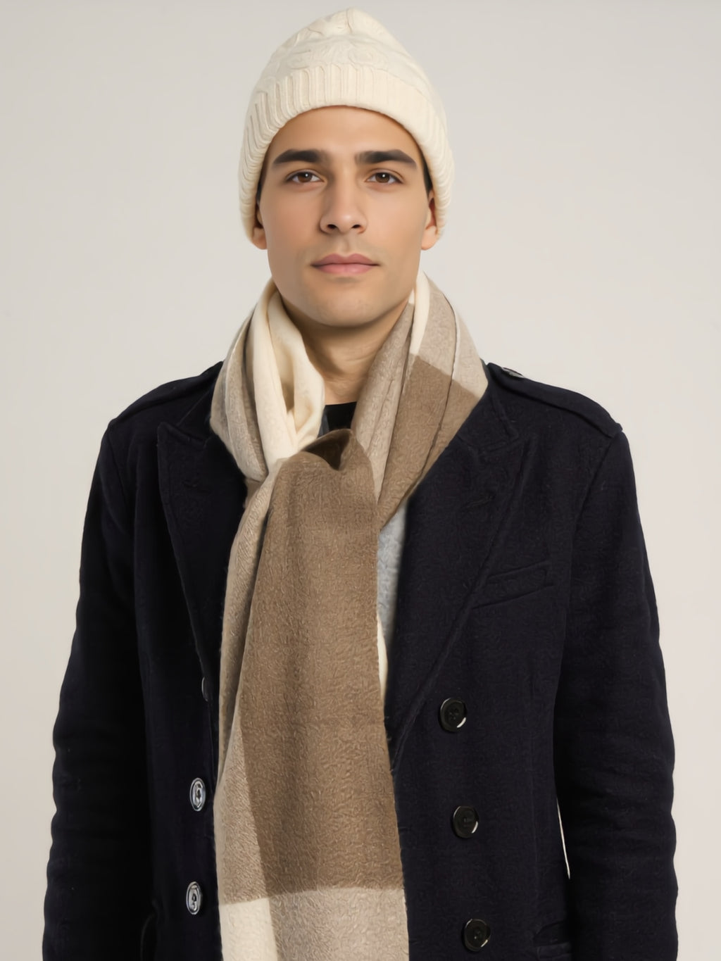 Bonnet torsadé mixte, en cachemire blanc  – vue de face