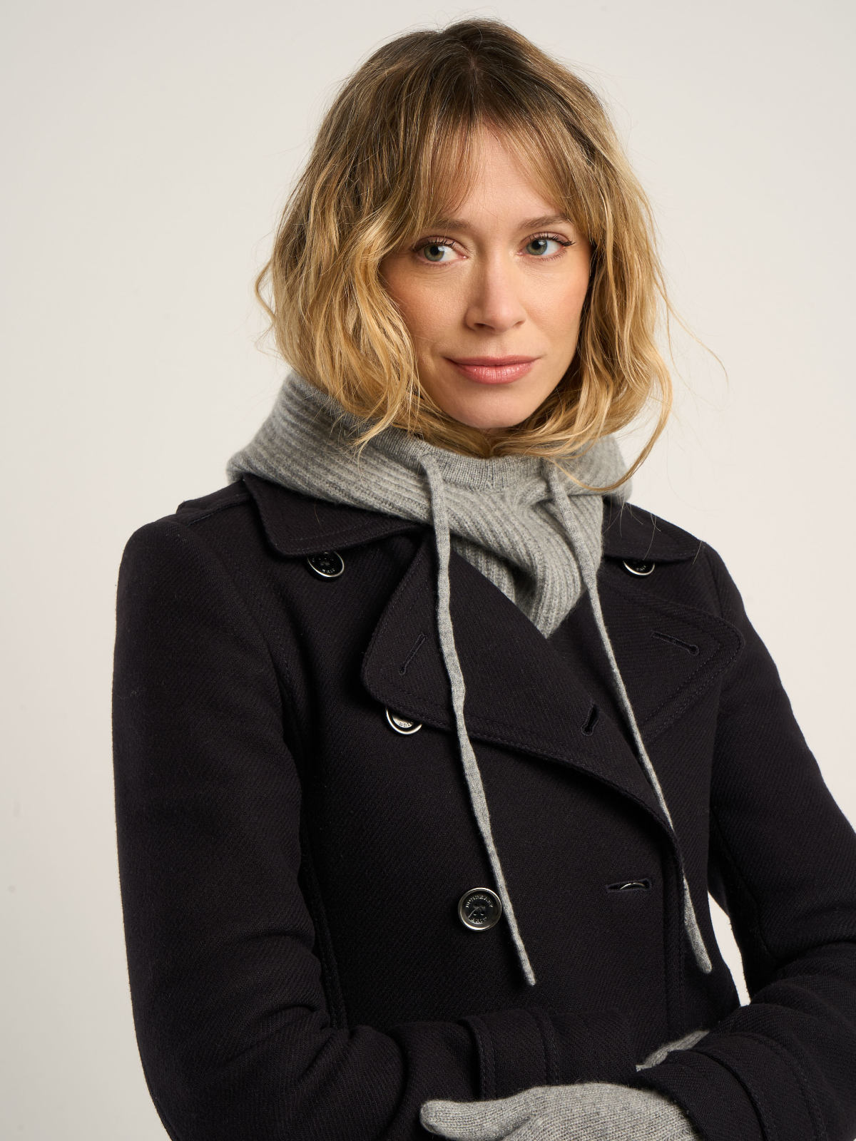 Cagoule côtelée mixte, en cachemire gris moyen  – vue de face