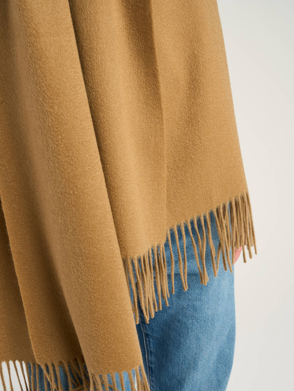 Echarpe classique mixte, en cachemire camel  – vue de détail