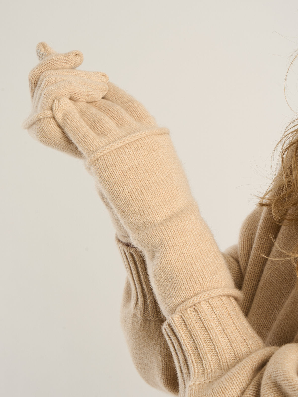 Gants mitaines pour femme, en cachemire crème  – vue de détail