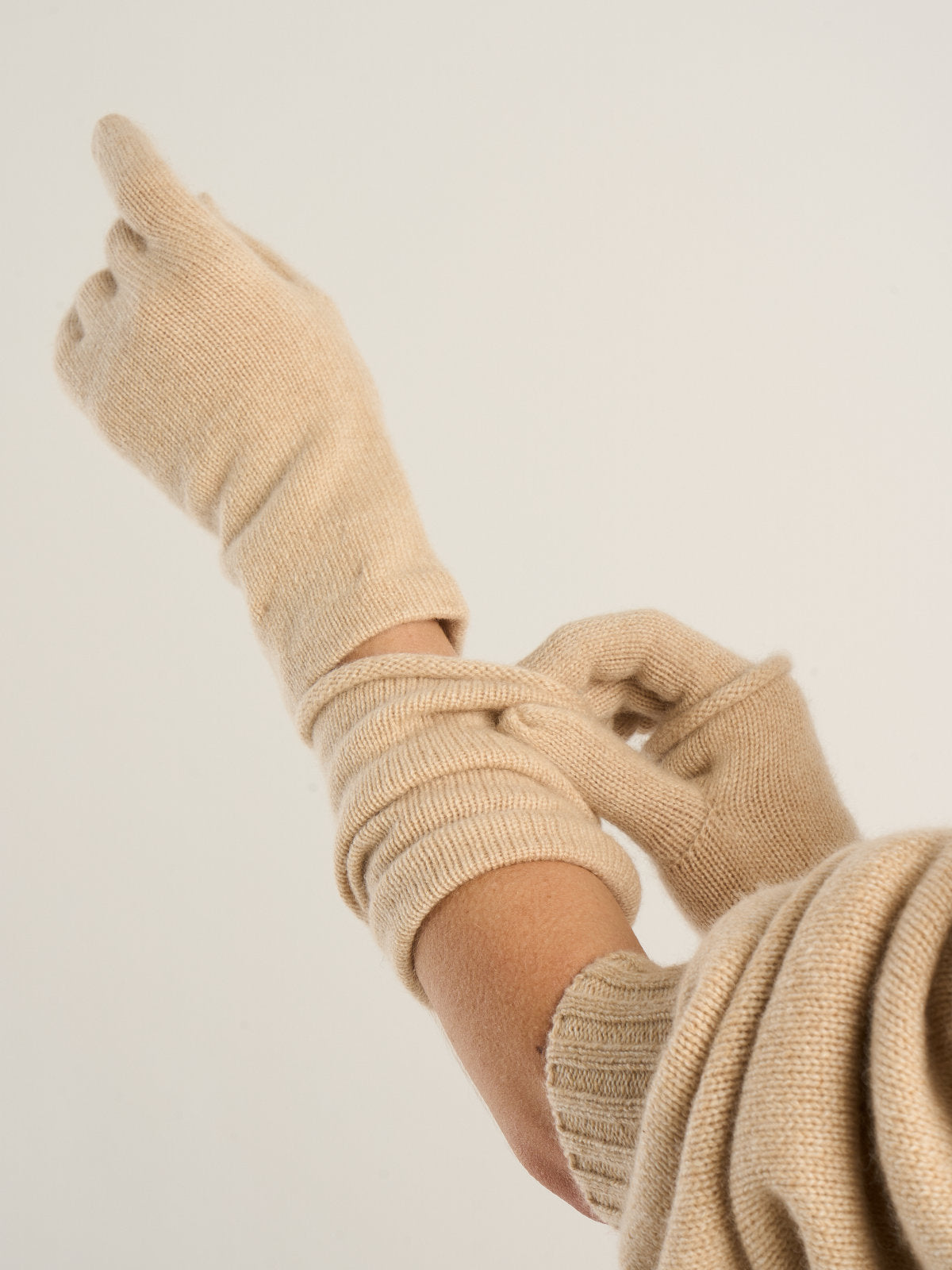 Gants mitaines pour femme, en cachemire crème  – vue de détail