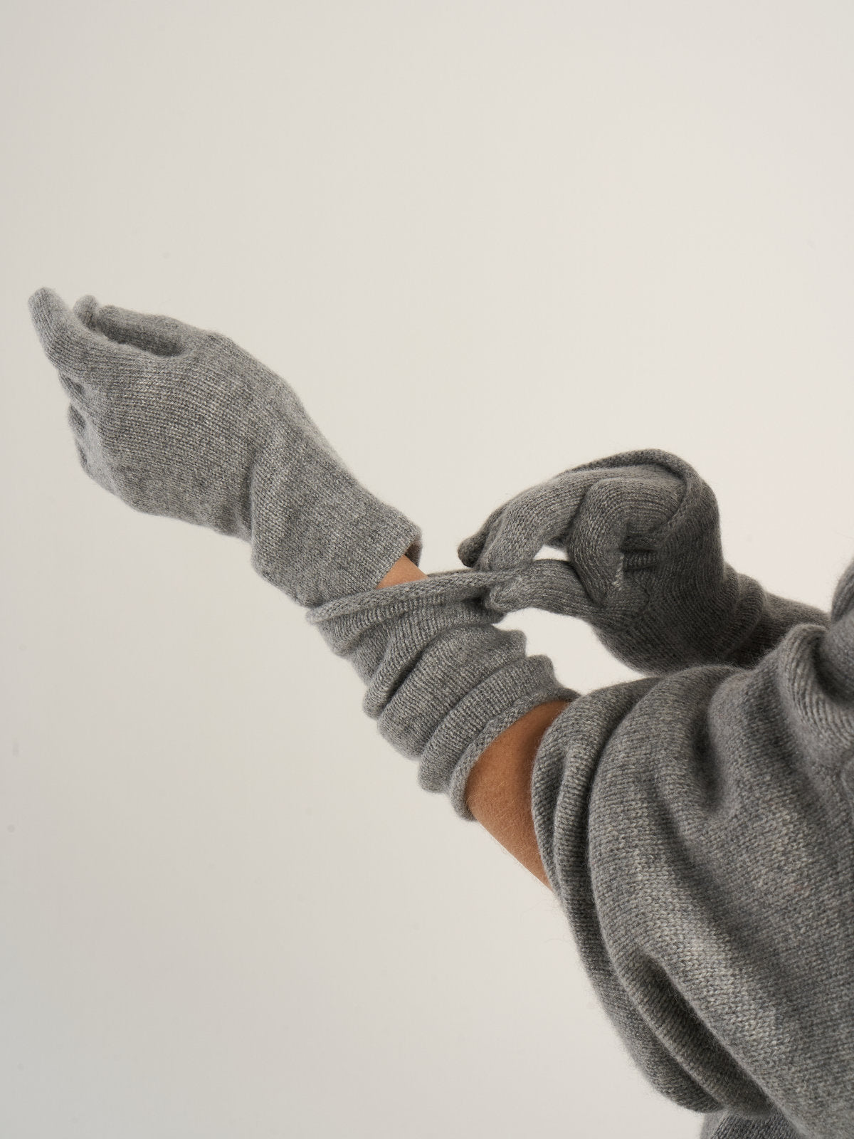Gants mitaines pour femme, en cachemire gris  – vue de détail