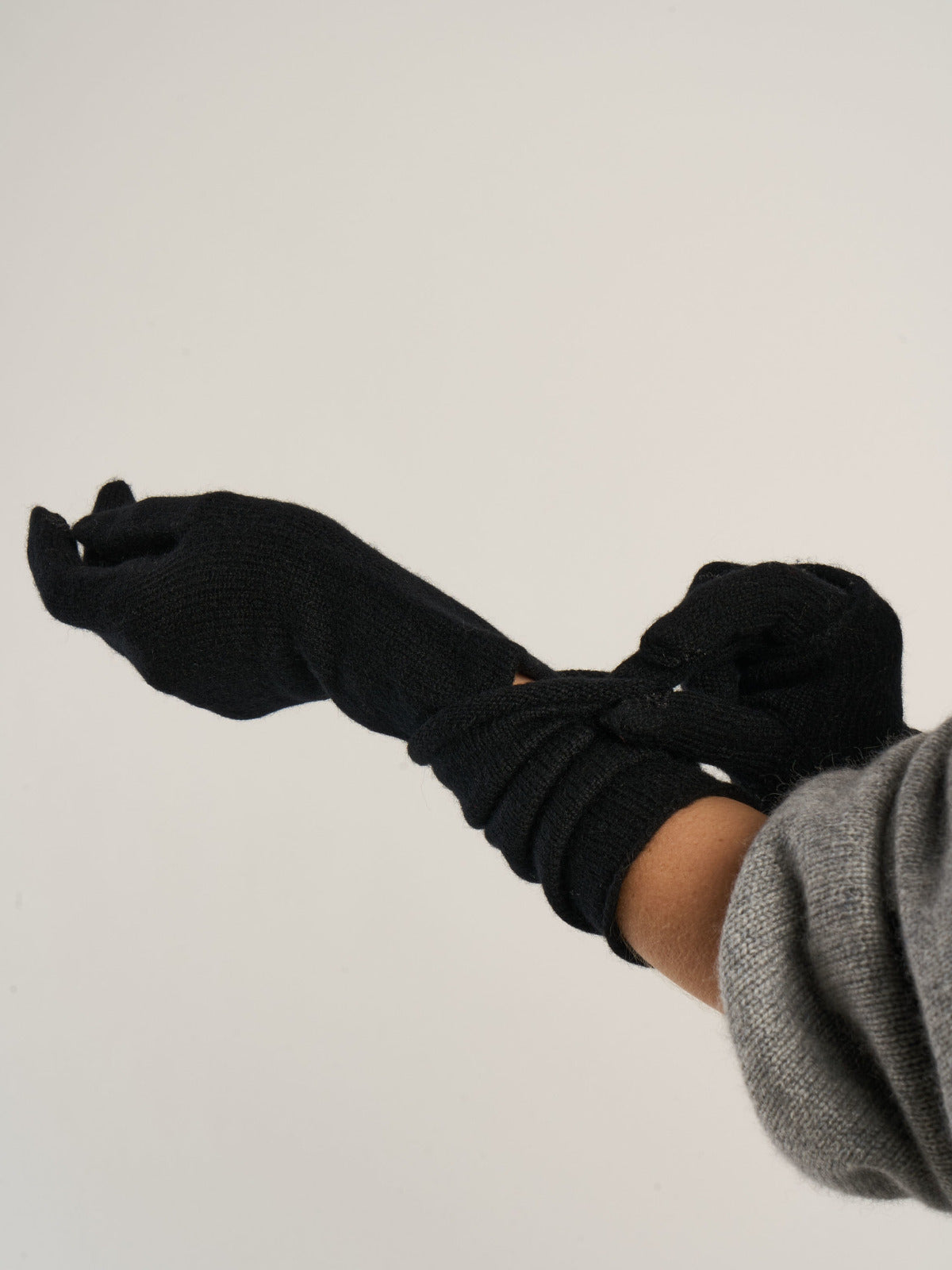Gants mitaines pour femme, en cachemire noir  – vue de détail