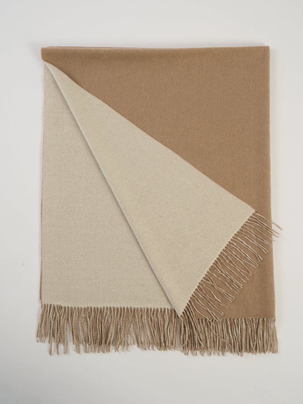 Plaid bicolore en cachemire crème camel  – vue de dessus