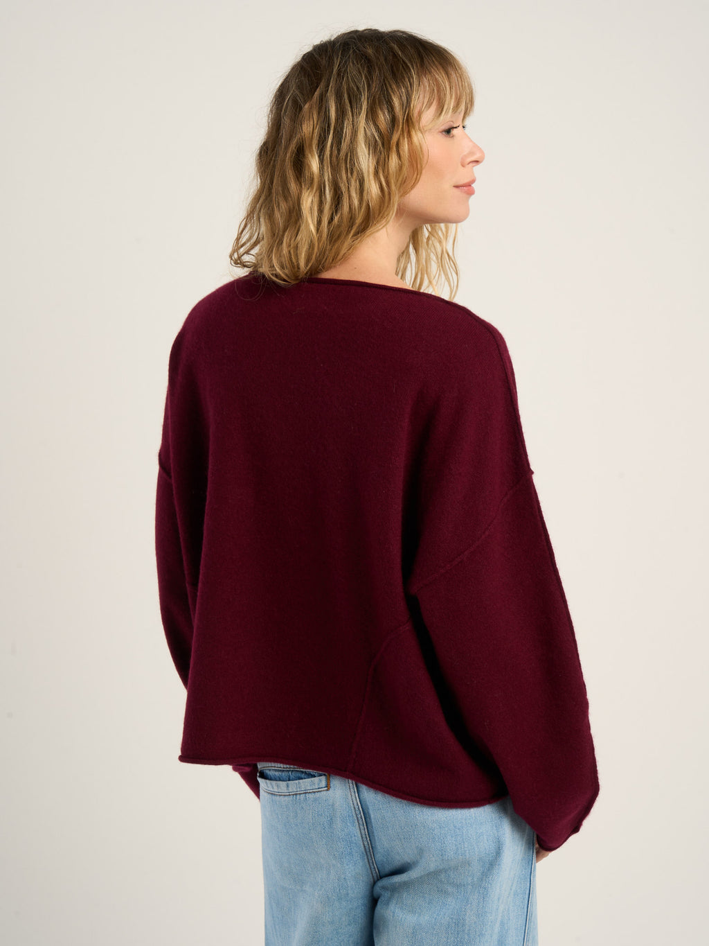 Pull col bateau pour femme, en cachemire bordeaux  – vue de dos