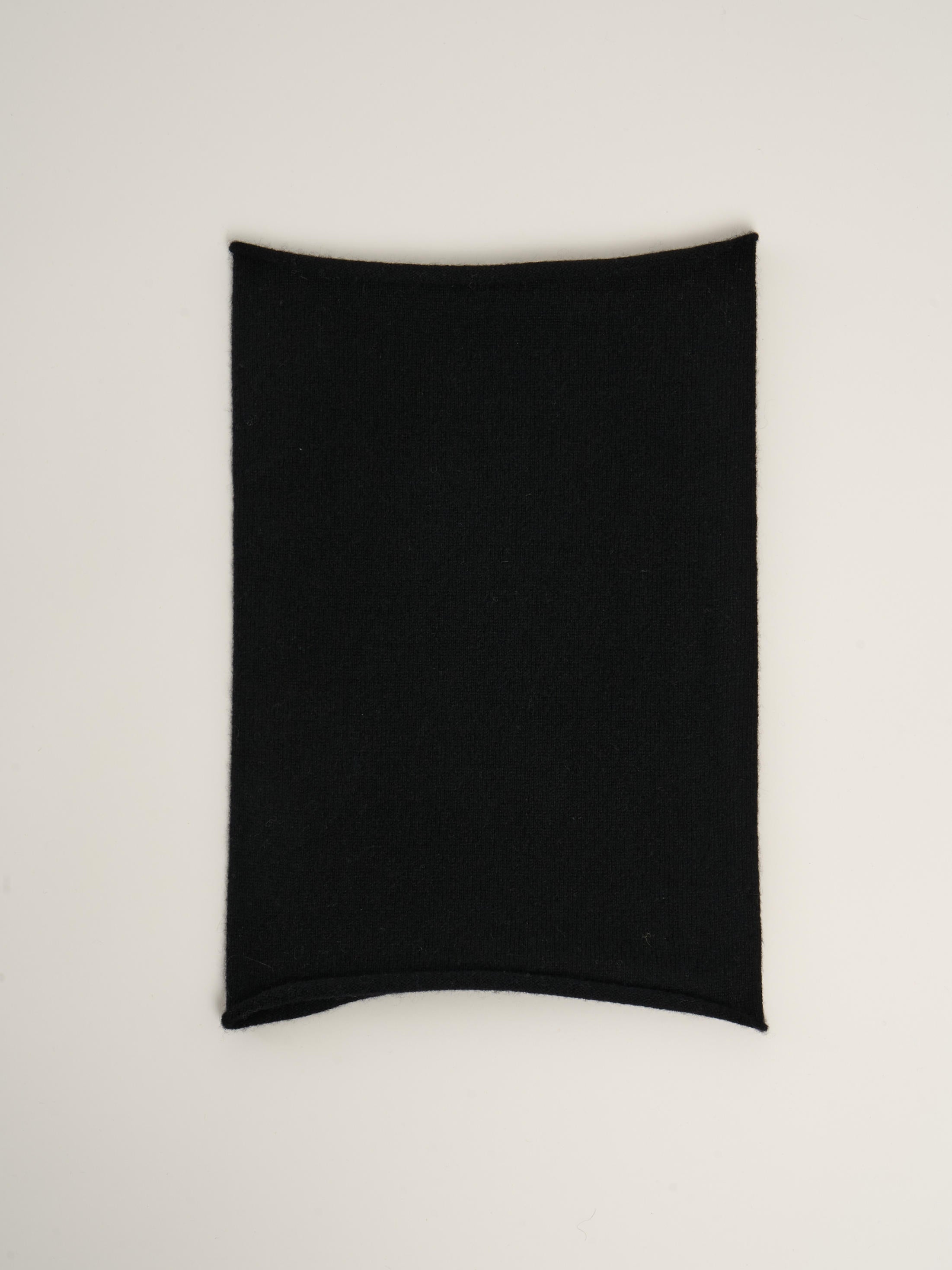 Tour de cou snood pour femme, en cachemire noir  – vue de dessus